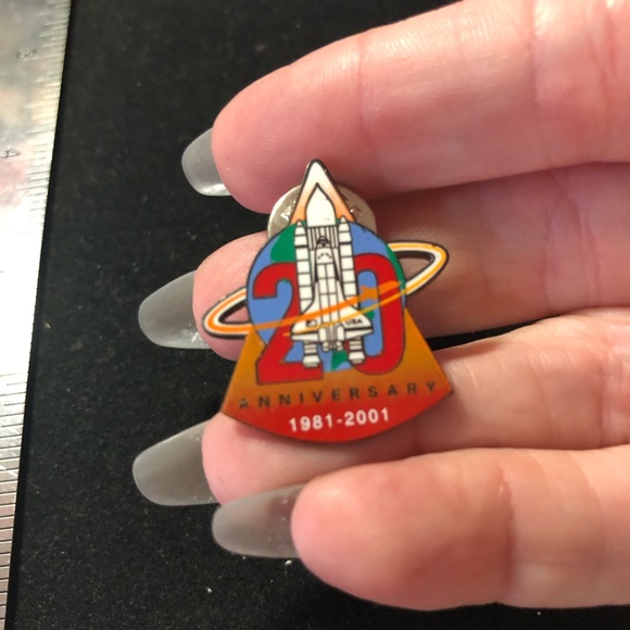 NASA 20th Anniversary of first flight space shuttle 1981-2001 lapel pin - Picture 2 of 5